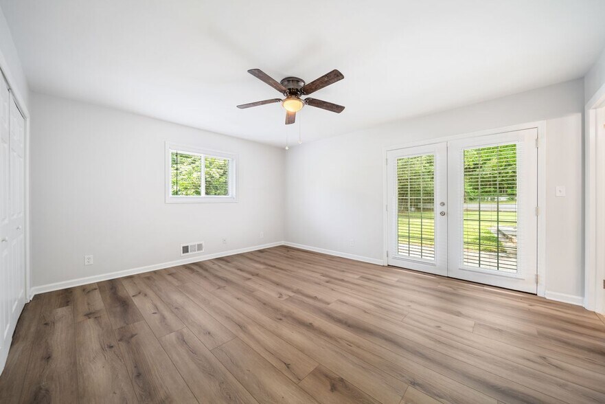 Building Photo - 4019 Flintridge Dr