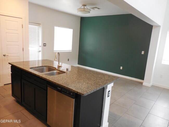 Building Photo - 12125 Mesquite River Dr