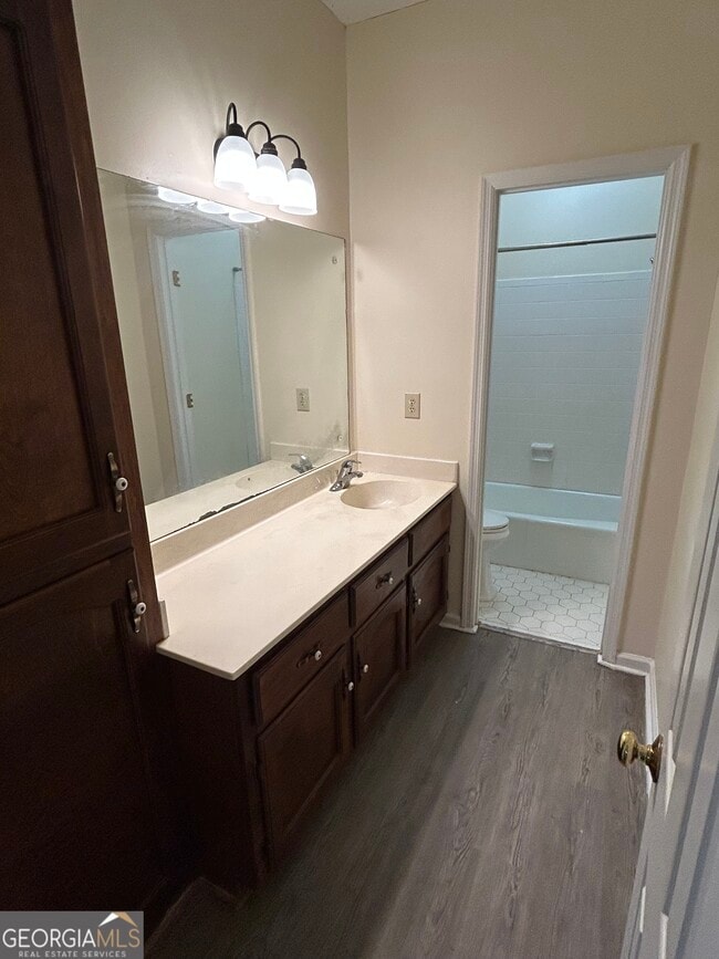 Building Photo - 250 Cleveland Rd