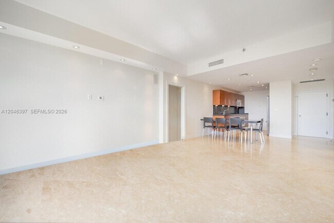 Building Photo - 151 Crandon Blvd