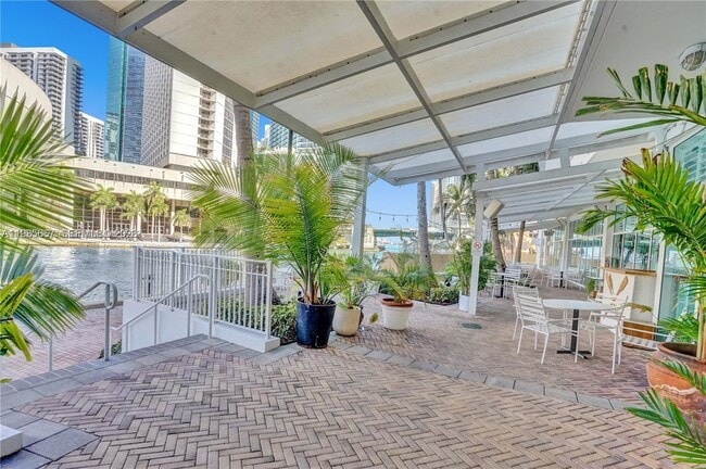 Building Photo - 31 SE 5th St