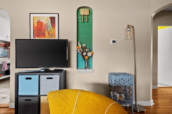 Building Photo - 1733 Lima St