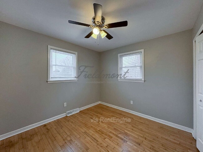 Building Photo - 111 S Buckhorn Rd