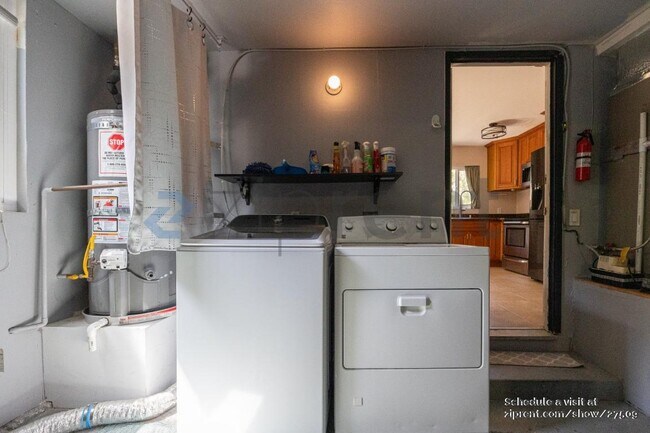 Building Photo - 280 Ritchey St