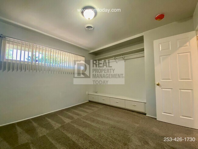 Building Photo - Charming 3 Bedroom Rambler in Tacoma!