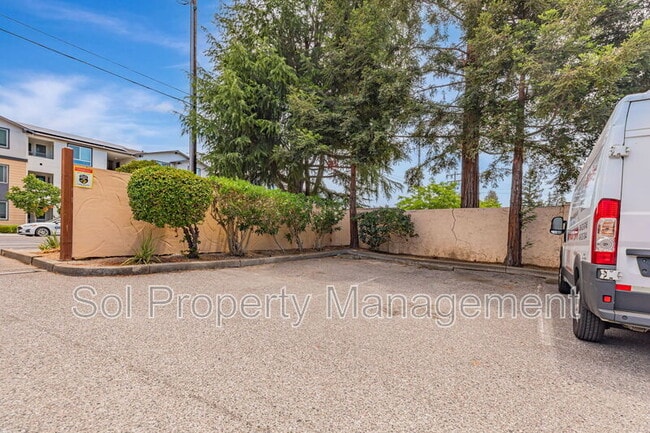 Building Photo - 8105 Kern Ave