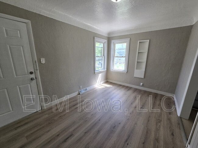 Building Photo - 634 Englewood Ave
