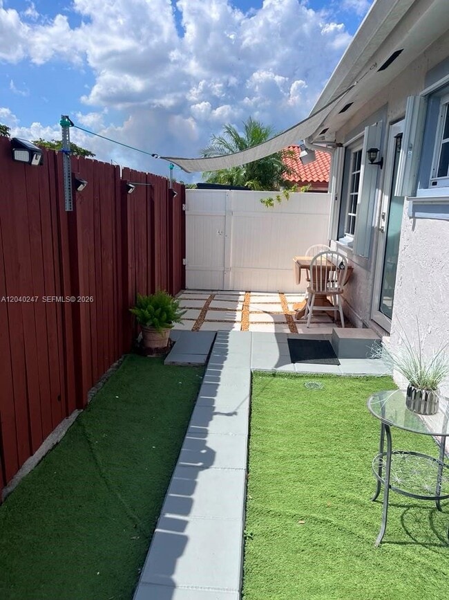 Building Photo - 1607 SW 136th Pl