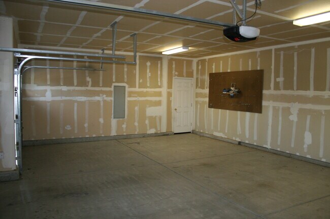 Building Photo - 12606 Willowdale Dr