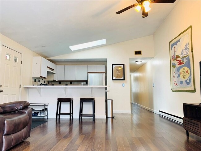 Primary Photo - 35 Ashumet Rd