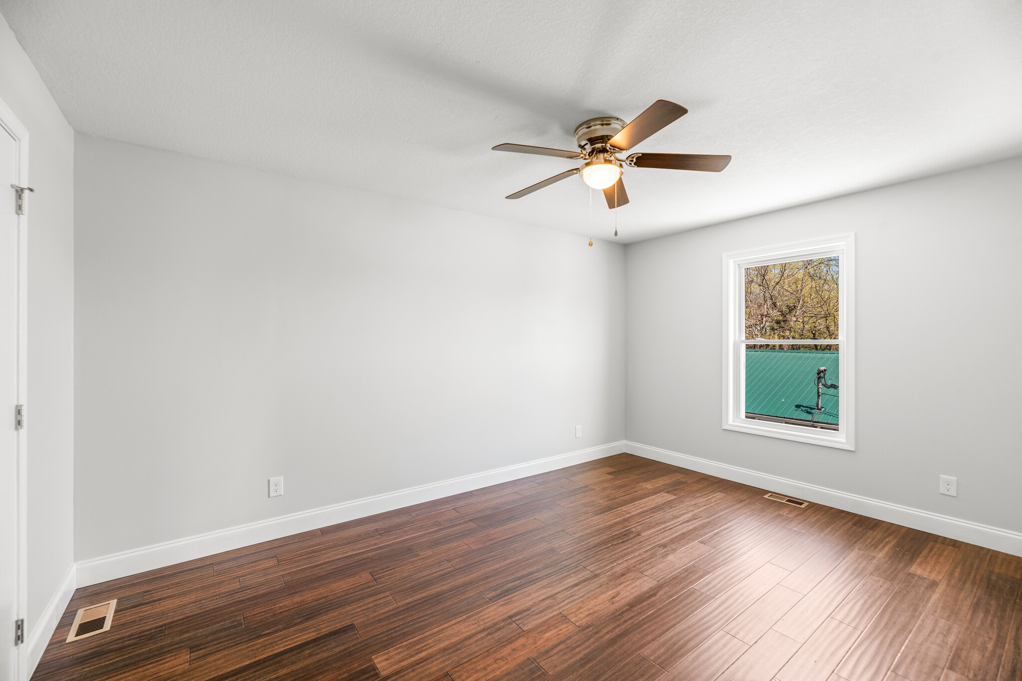 Upstairs Bedroom # 2 - 621 Lord Ave