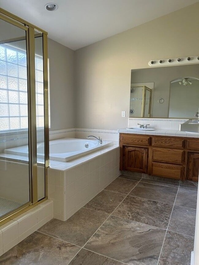 Building Photo - 11100 Myers Ranch Ct