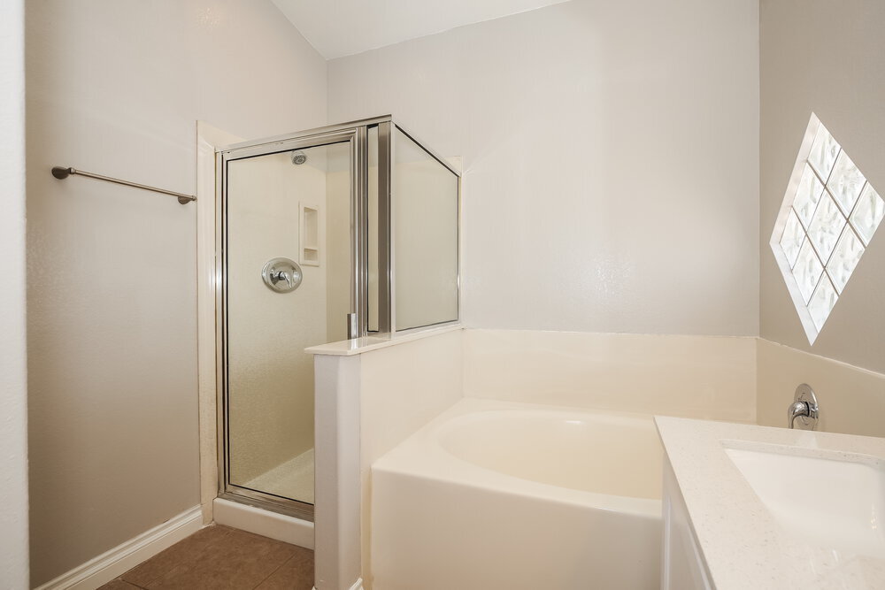 Building Photo - 1536 Knoll Heights Ct