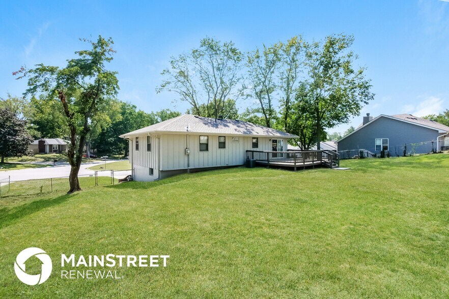 Building Photo - 6924 NW Pleasant View Dr