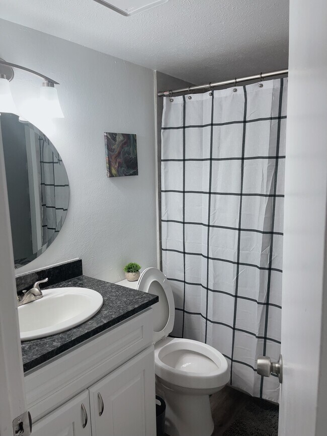 Building Photo - 7104 Elliot Ct