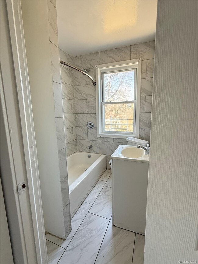 Building Photo - 136 Fairview Blvd