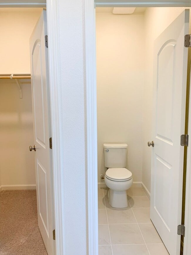 Building Photo - 2025 Built 3/2.5 in Hollister