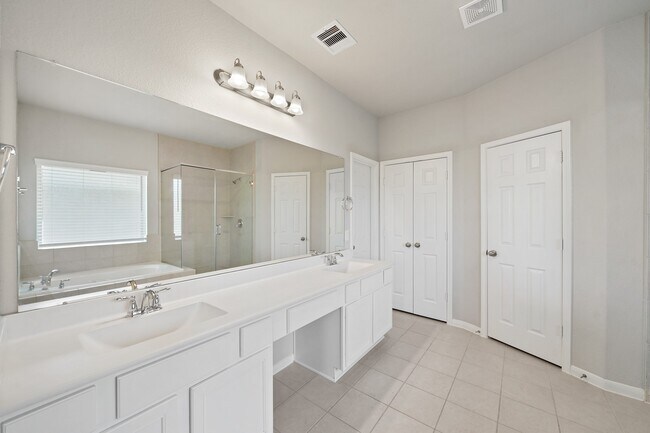Building Photo - 6010 Kolle Dr