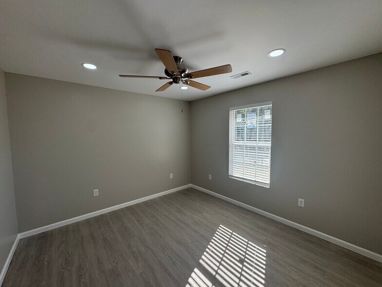 Building Photo - 376 Silver Run Rd