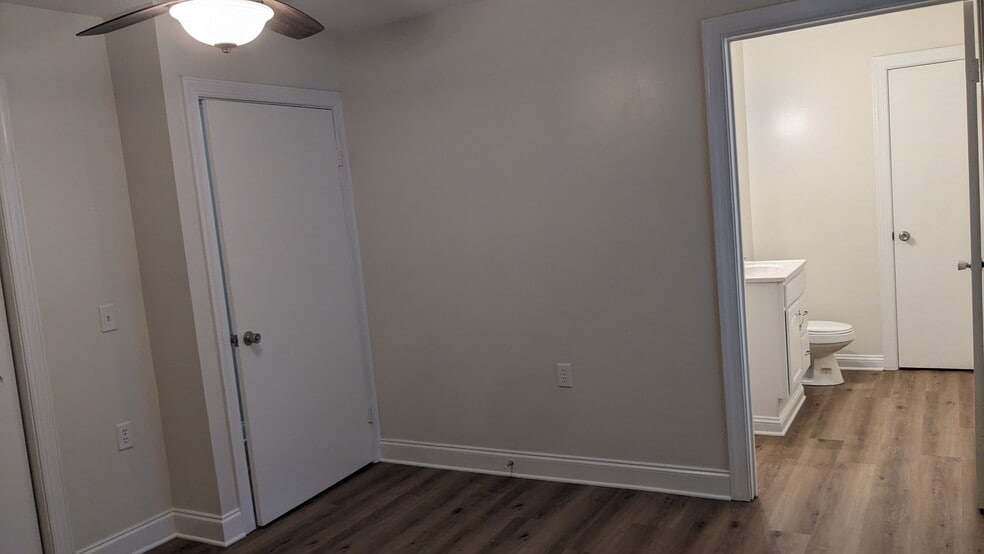 Building Photo - 123 Greene Dr