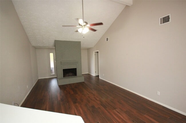 Building Photo - 22619 Braken Carter Ln