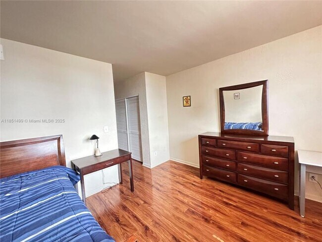 Building Photo - 2 bedroom in Sunny Isles Beach FL 33160