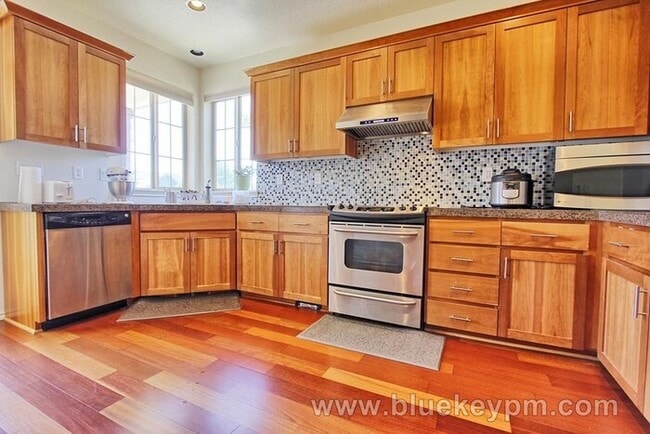 Building Photo - North Bethany Home, 4 Bed 2.5 Bath near PCC Rock Creek and Springville Elem School