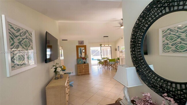 Building Photo - 1280 SW Jacqueline Ave