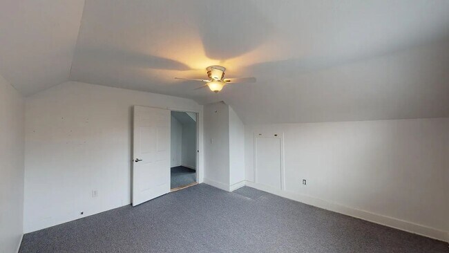 Building Photo - Michigan Ave