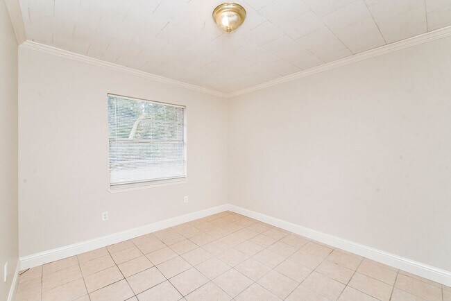Building Photo - 27859 Frindik Ln