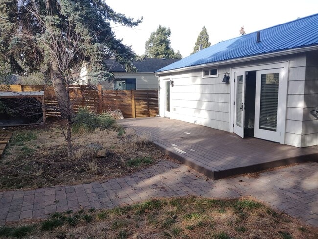 Building Photo - Urban Elegance Meets Ultimate Privacy Near Juniper Park