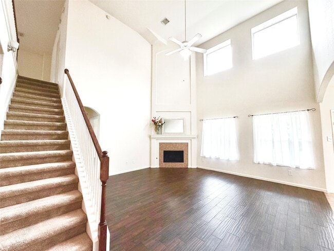 Building Photo - 25122 Southbriar Ln