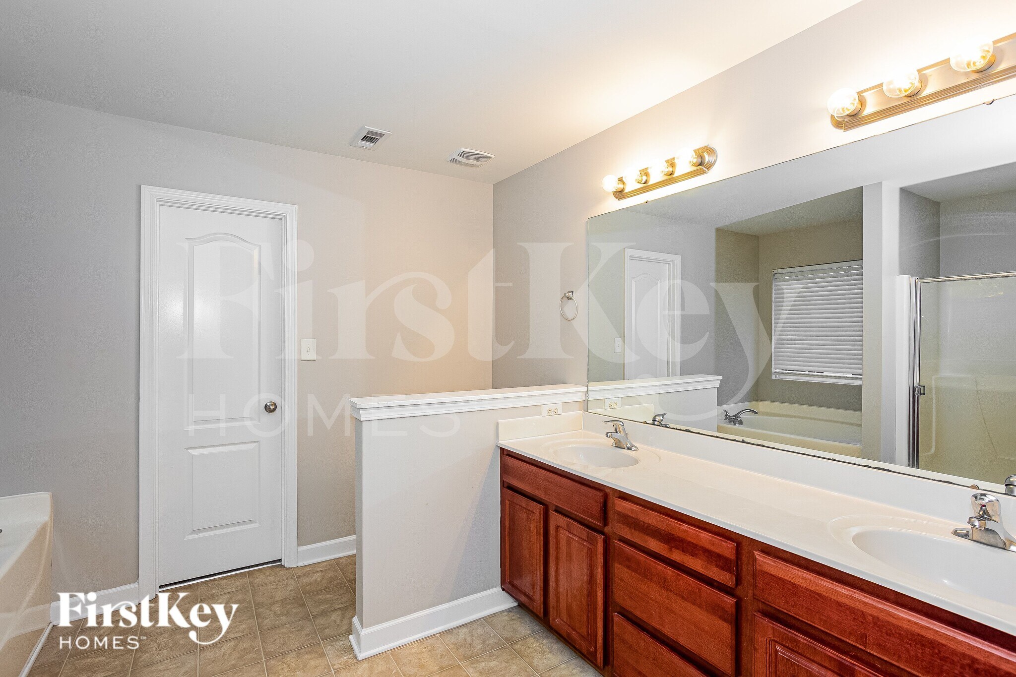 Building Photo - 2922 Blueberry Dr