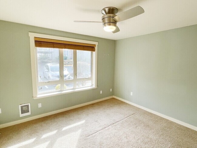 Building Photo - 15132 NE 82nd St