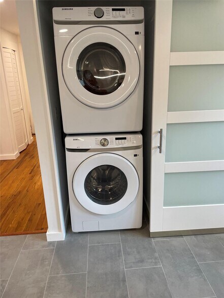 Building Photo - 2826 Amelia Rd