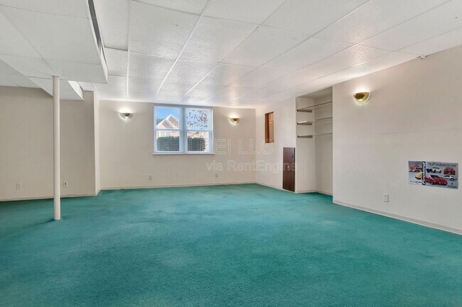 Building Photo - 8405 Hurstbourne Woods Pl