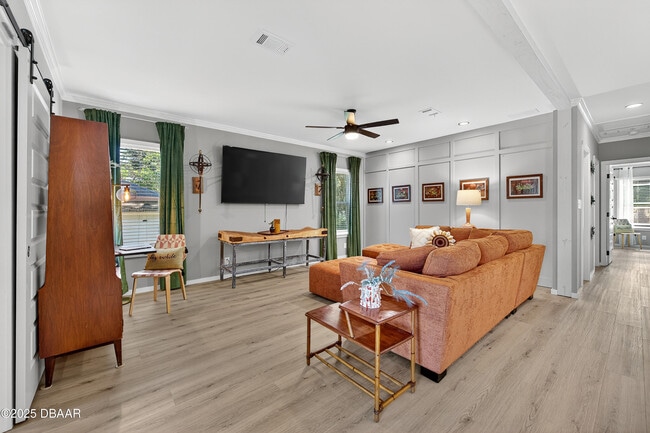 Building Photo - 121 12th St