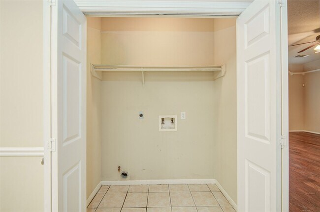 Building Photo - 18422 Auburn Woods Dr