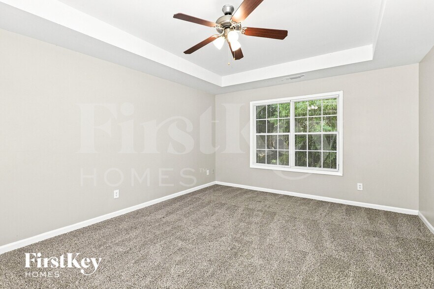 Building Photo - 1009 Serene Lake Dr