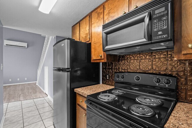 Building Photo - Charming Conway Loft Home – Quiet Country Living!