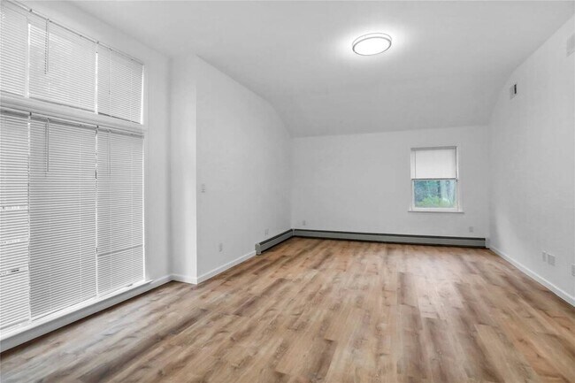 Building Photo - 11 Overlook Way