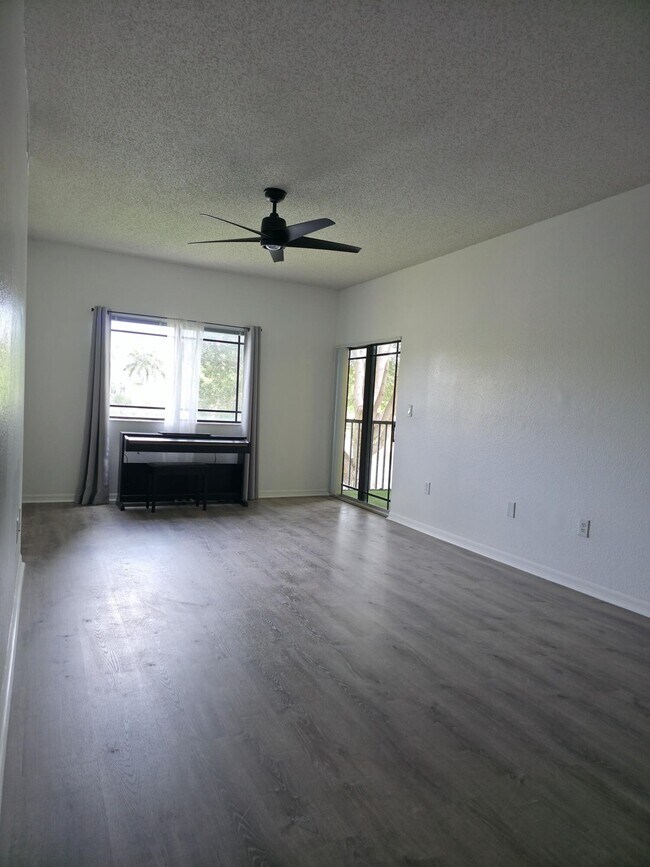 Building Photo - 2805 Veronia Dr