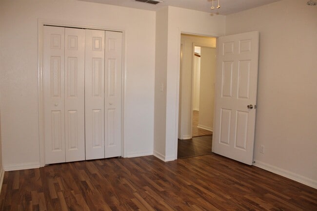 Building Photo - 1610 Christine Rd