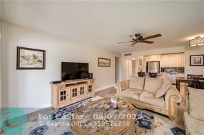 Building Photo - 9000 Jacaranda Ln