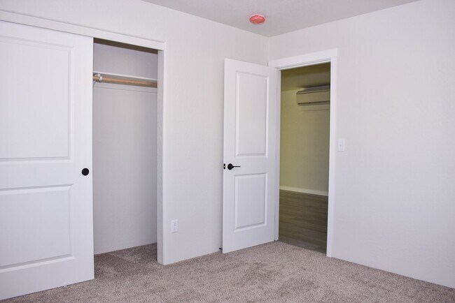 Building Photo - 1993 Sky Park Dr