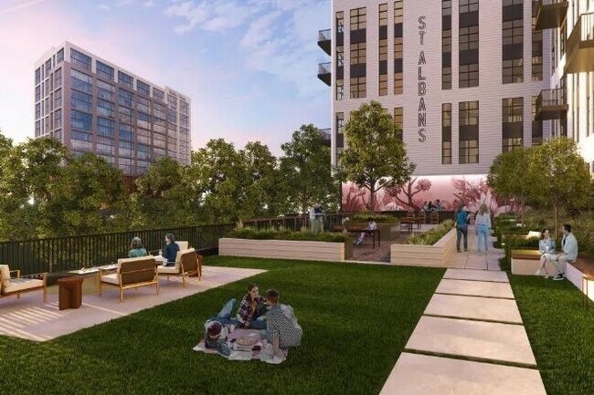 Building Photo - 600 St Albans Dr