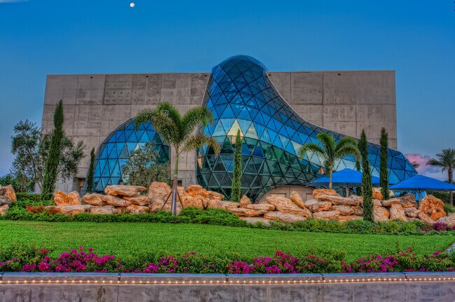 Building Photo - 814 67th St S