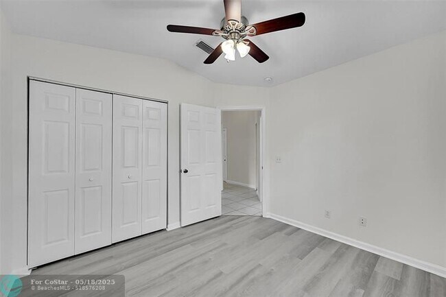 Building Photo - 5642 NW 118th Dr