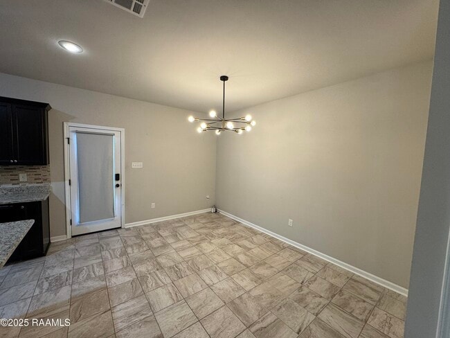 Building Photo - 406 Gray Birch Lp