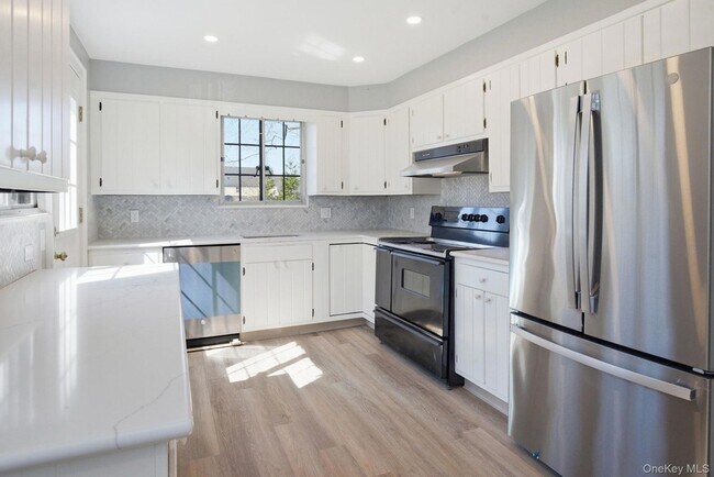 Building Photo - 5 Seymour Pl